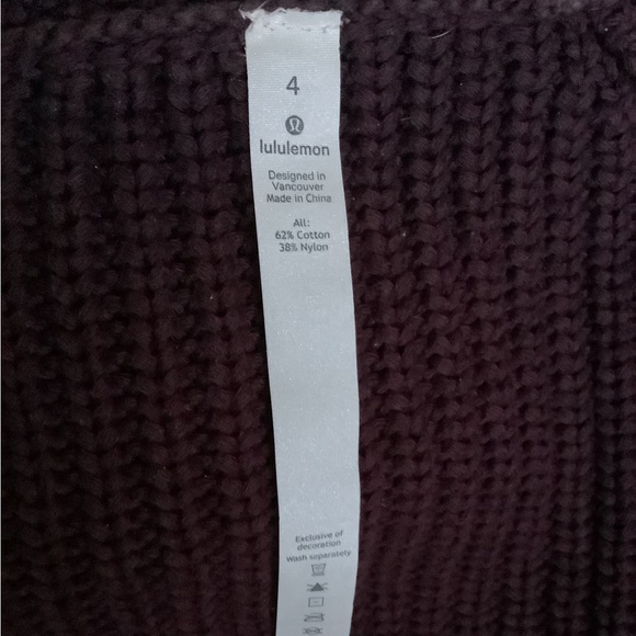 Lululemon Athletica | Bring the Cozy Turtleneck | Size 4 - Picture 9 of 9
